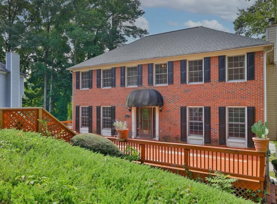 6963 Whispering Oaks Ct - Photo 2 of 10