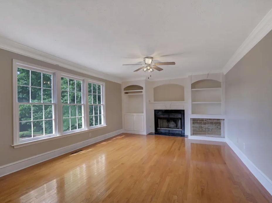 6963 Whispering Oaks Ct - Photo 4 of 10