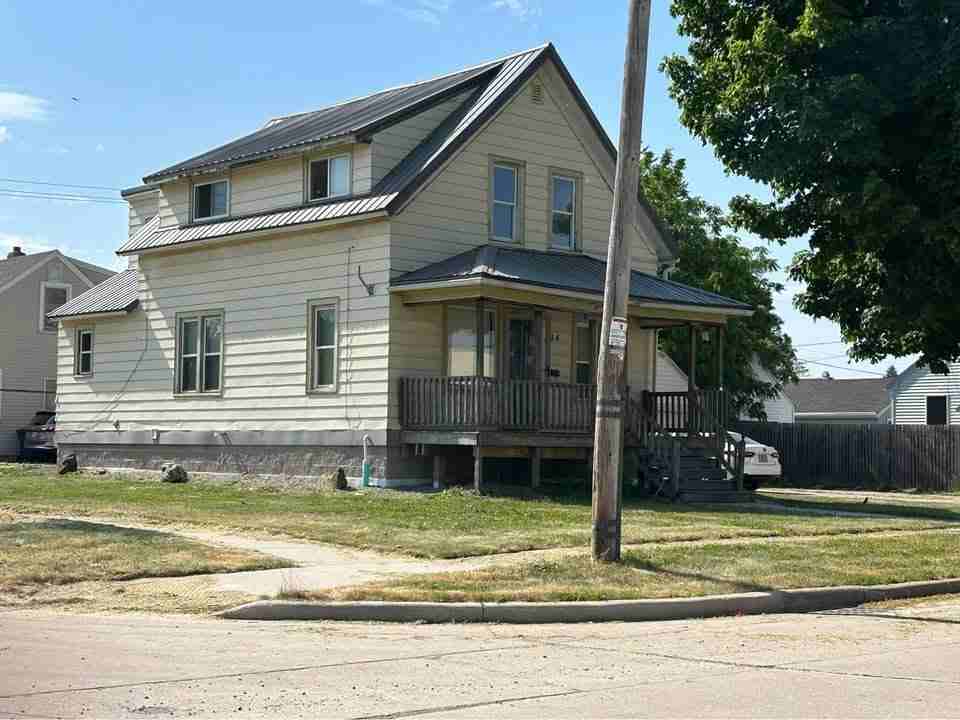 304 N Wilson St - Photo 2 of 3