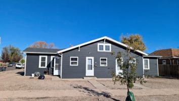 featured image of 400 E 9th St