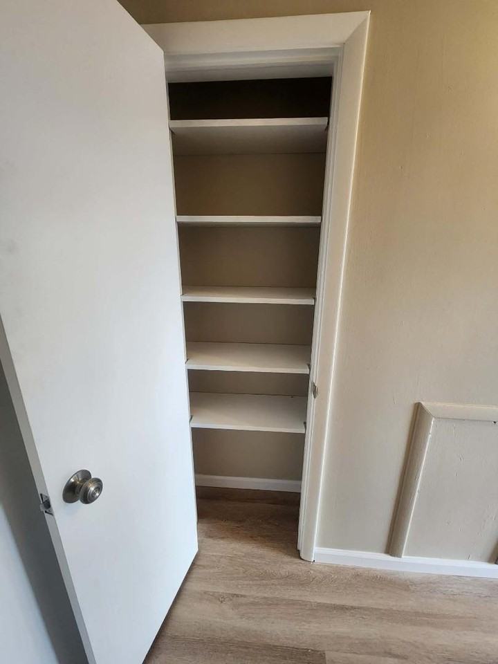 1654 Abbott Rd - Photo 2 of 10