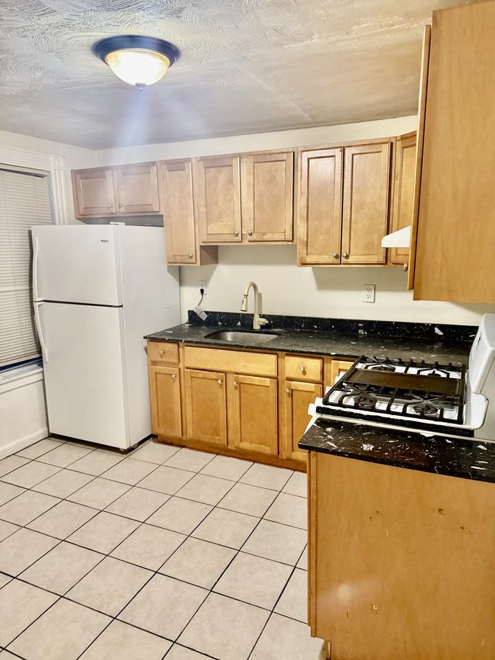 23 Echo Grove Avenue #3 - Photo 4 of 11