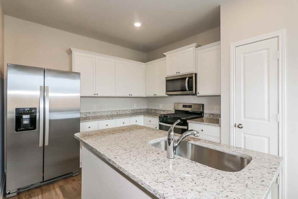 412 Mustang Trot Dr - Photo 6 of 16