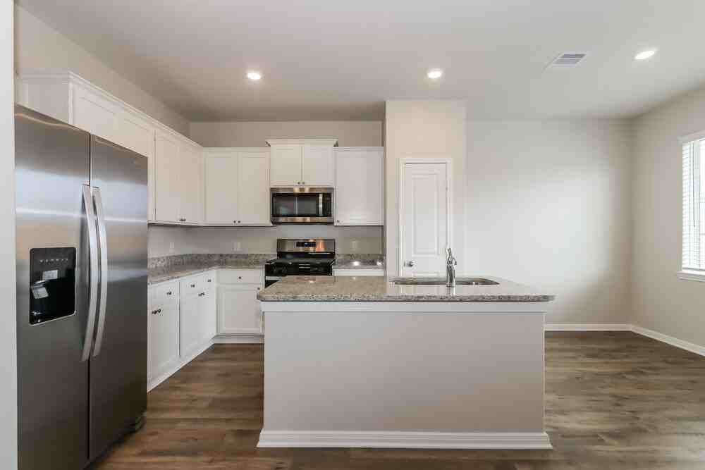 412 Mustang Trot Dr - Photo 7 of 16