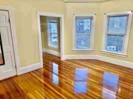 featured image of 42 Essex Street