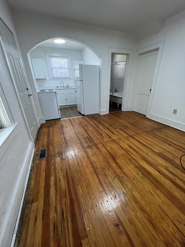 418 Polk Ave #A - Photo 2 of 8