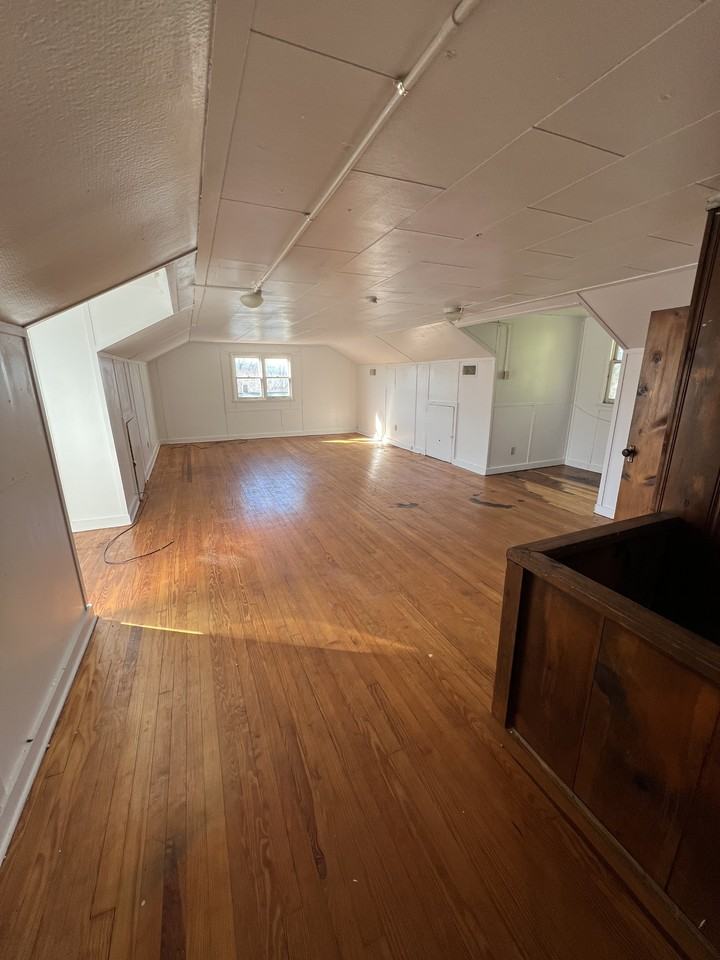 418 Polk Ave #A - Photo 4 of 8