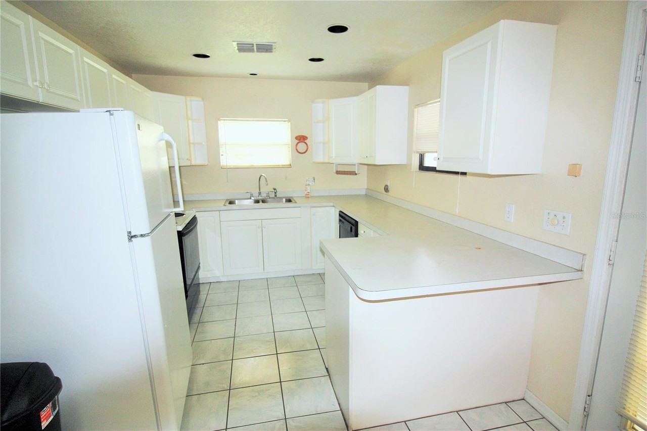 521 20th St Sw #C - Photo 2 of 15