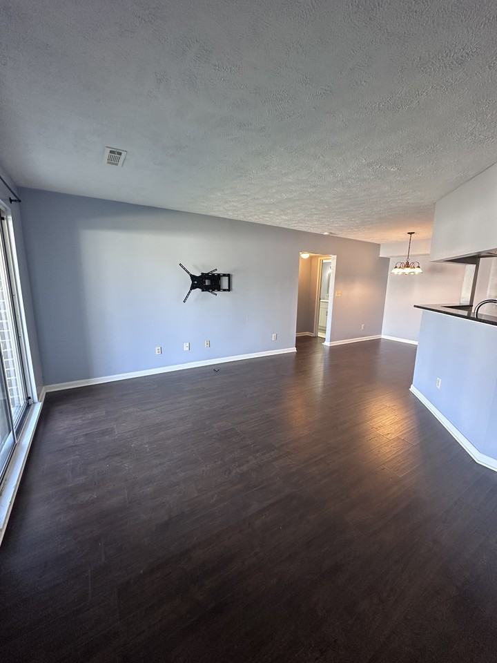 1150 Tollis Pkwy #121