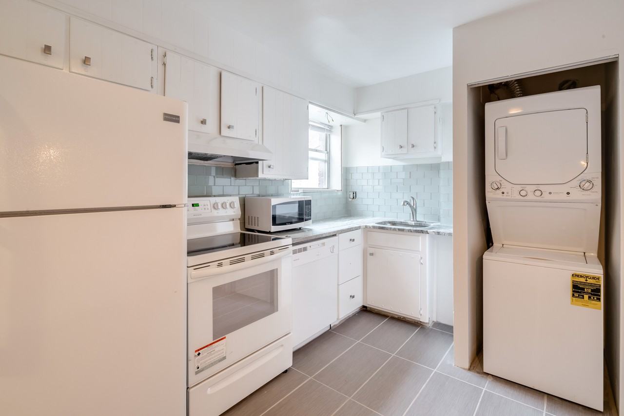 331 S 18th St Apt 3rd #3rdFL - Photo 2 of 8