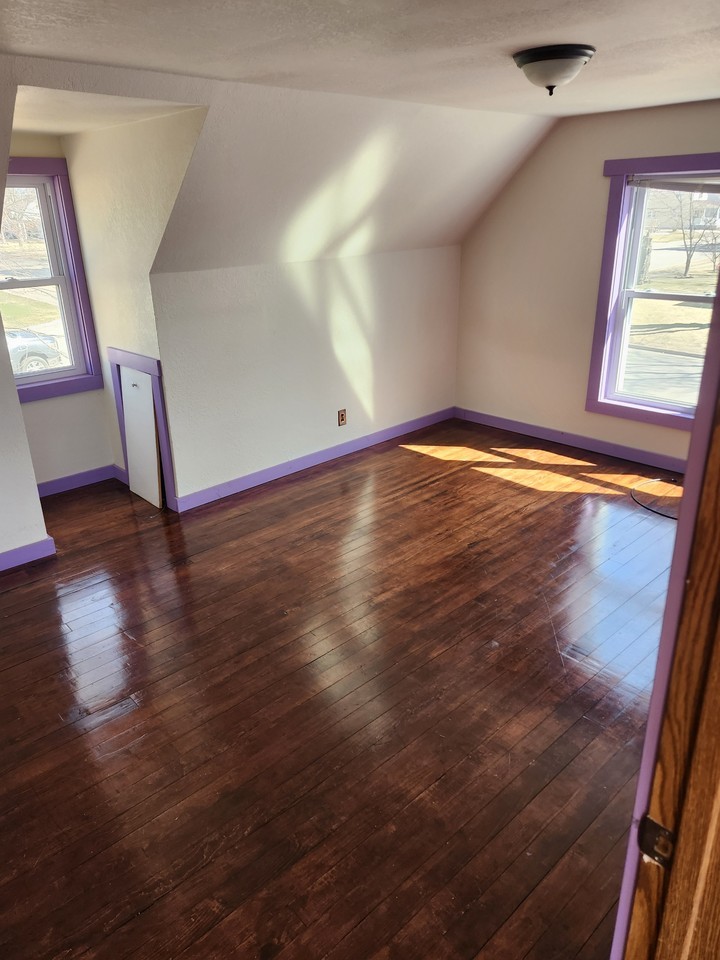 301 W Butternut St #1 - Photo 6 of 11
