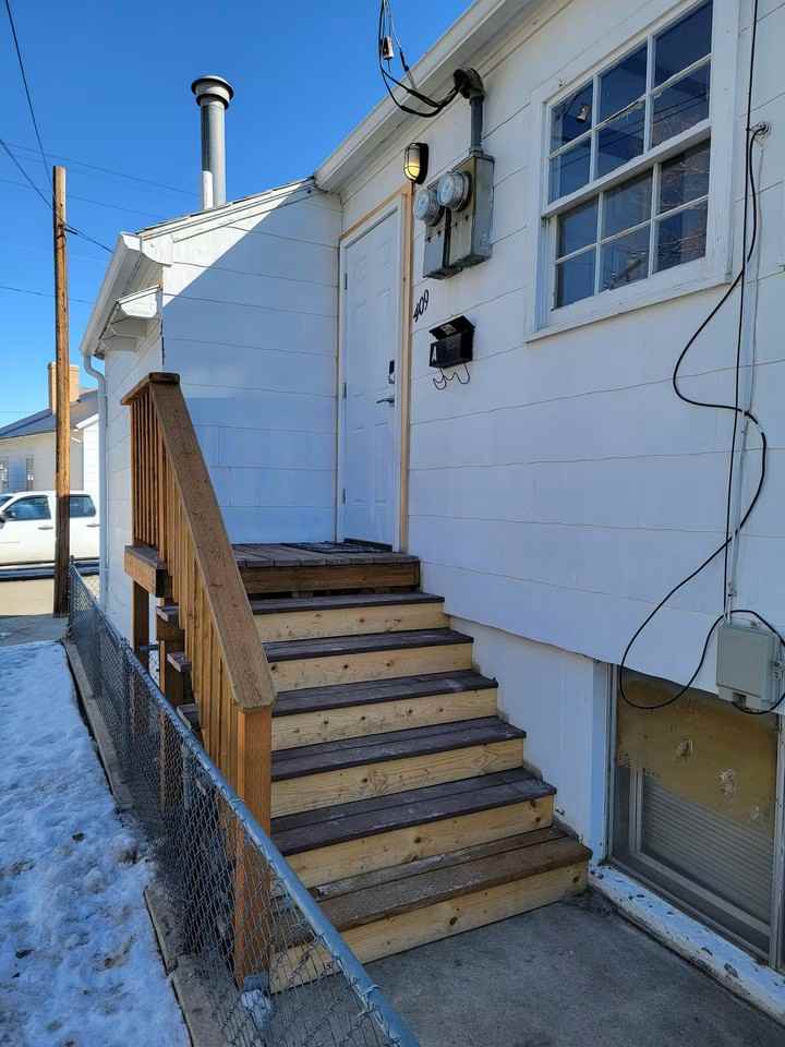 409 Soulsby St #A - Photo 4 of 5