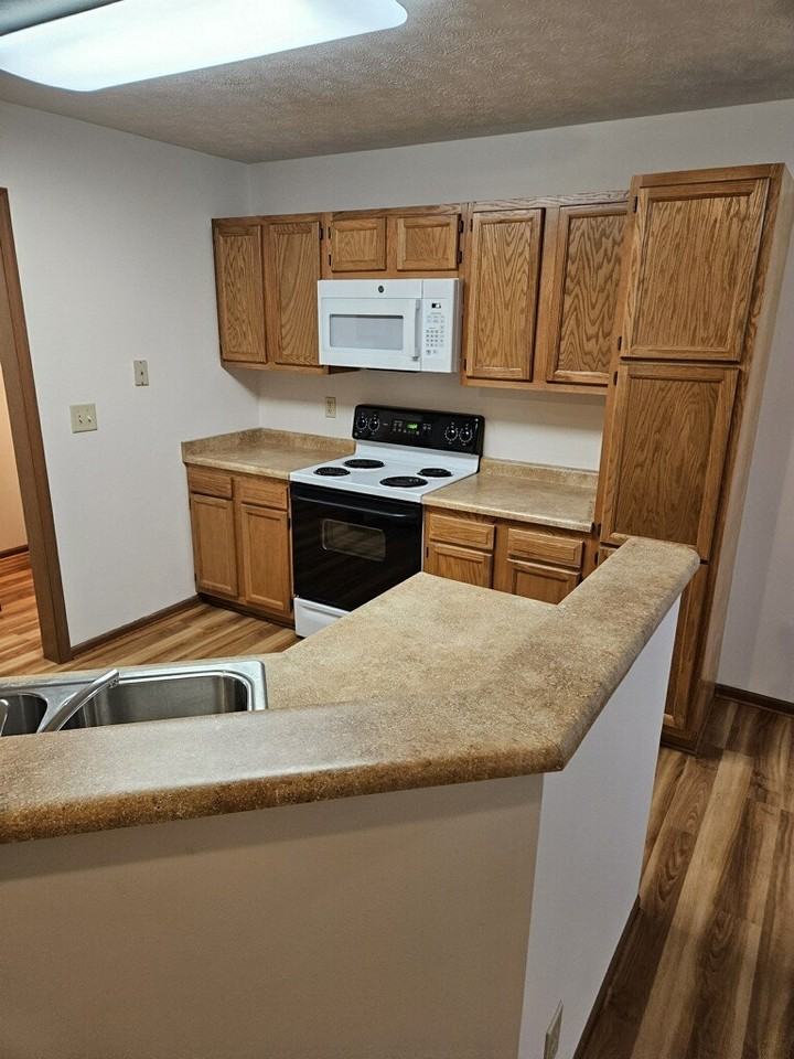 879 Lewis St #1 - Photo 3 of 12