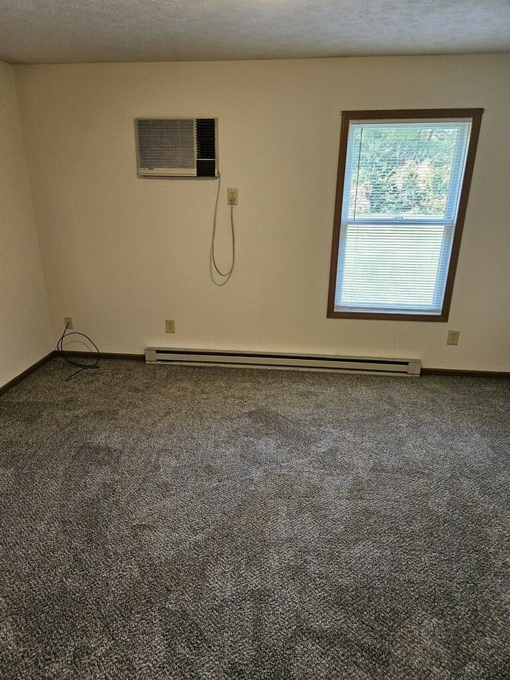 879 Lewis St #1 - Photo 4 of 12