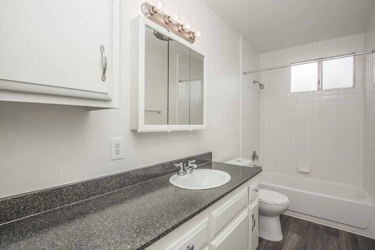 14300 Newport Ave - Photo 5 of 8