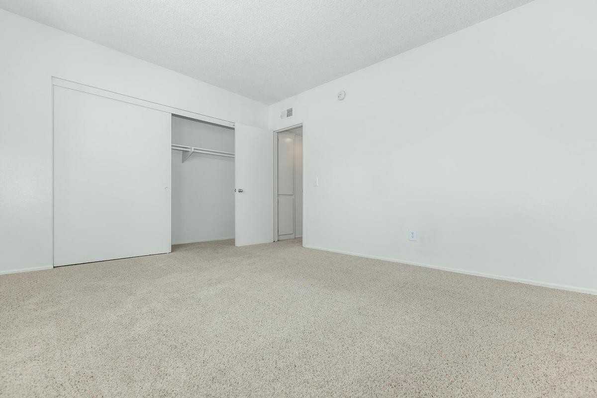 125 N Belinda Cir - Photo 2 of 36