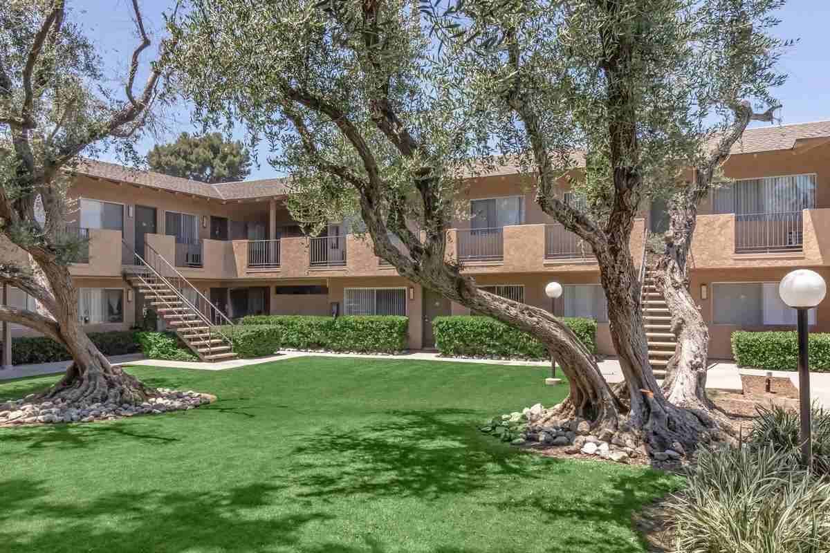 125 N Belinda Cir - Photo 4 of 36