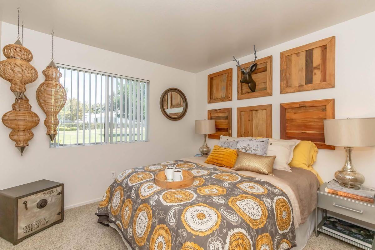 8200 N Laurelglen Blvd - Photo 2 of 37