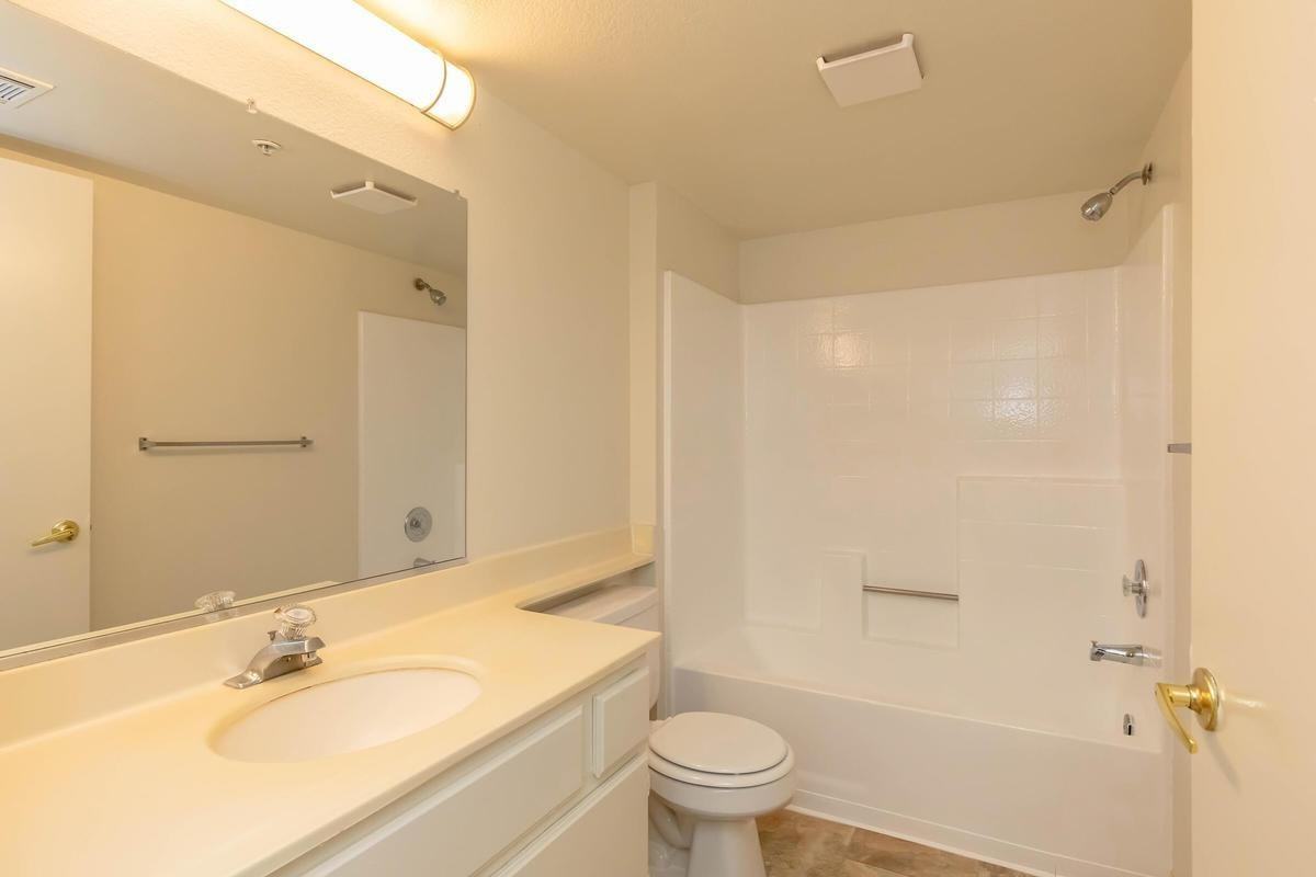 8200 N Laurelglen Blvd - Photo 7 of 37
