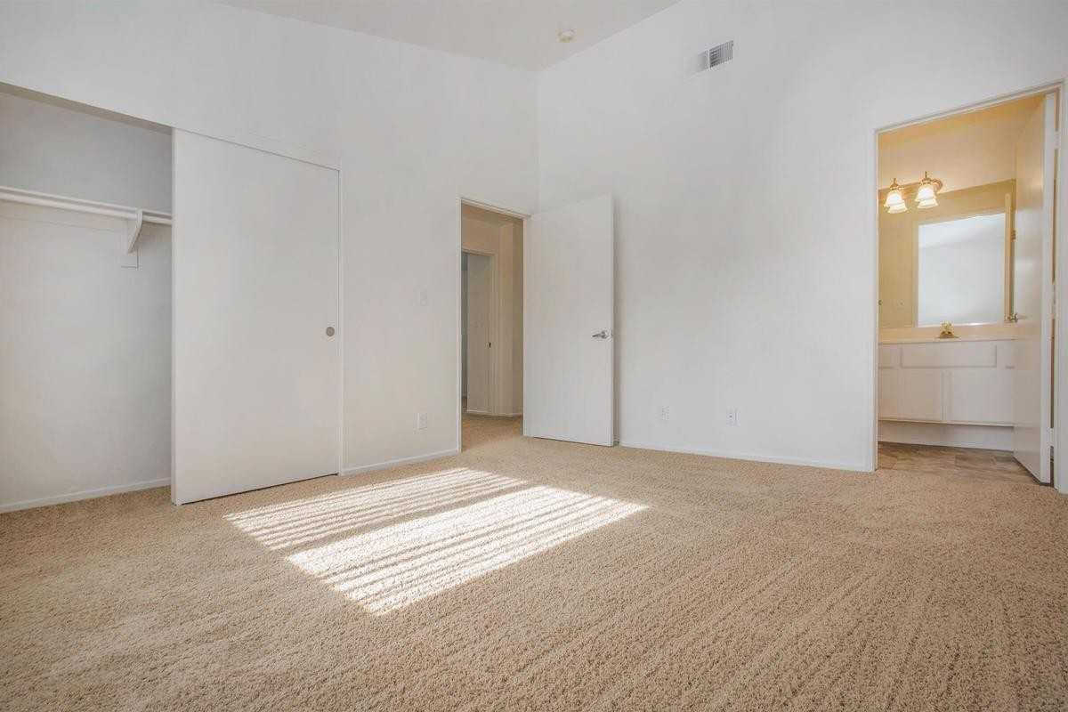 8200 N Laurelglen Blvd - Photo 6 of 10