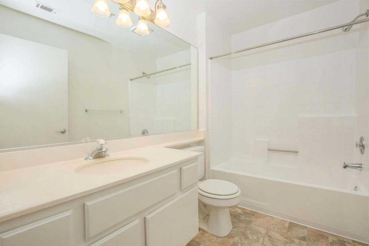 8200 N Laurelglen Blvd - Photo 7 of 10