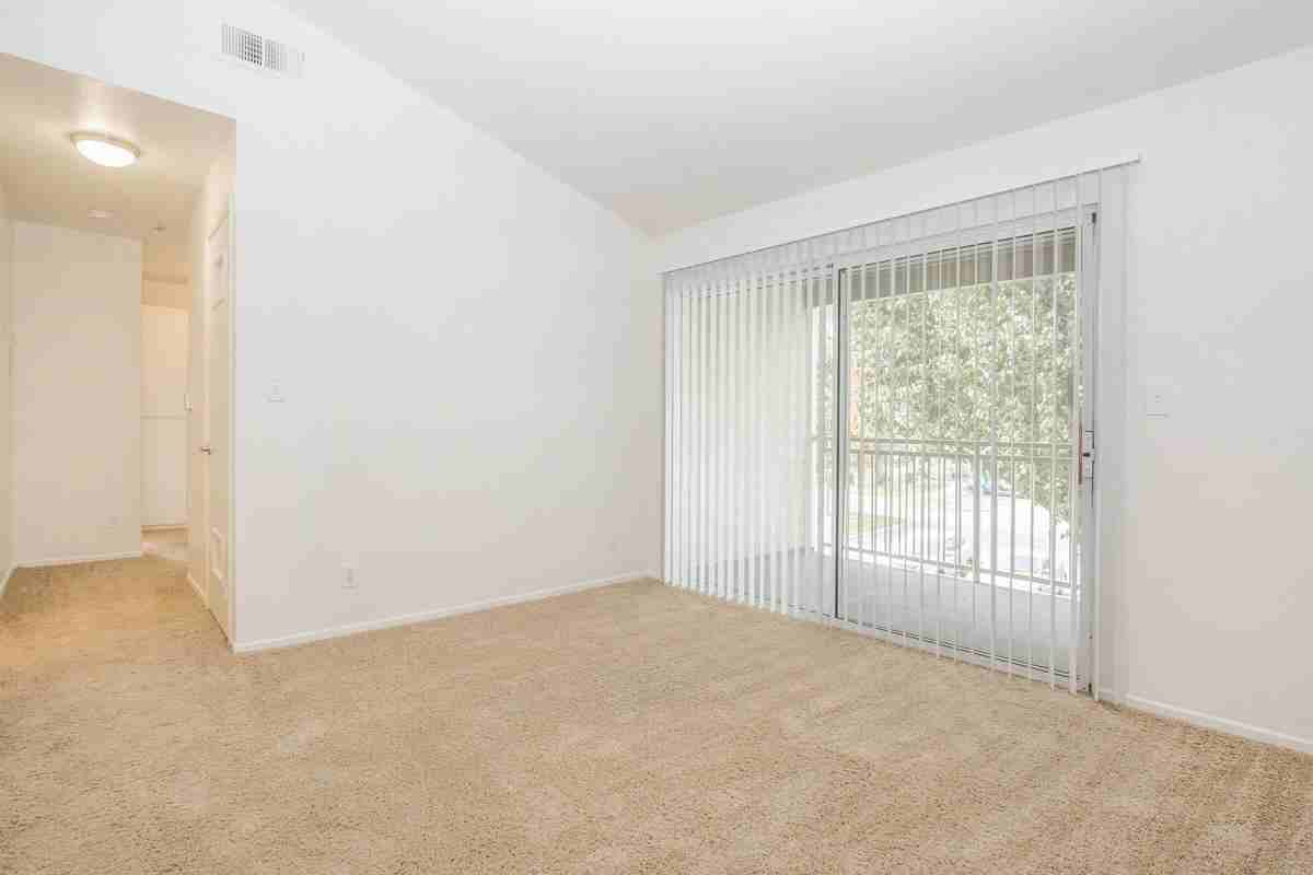 8200 N Laurelglen Blvd - Photo 5 of 10