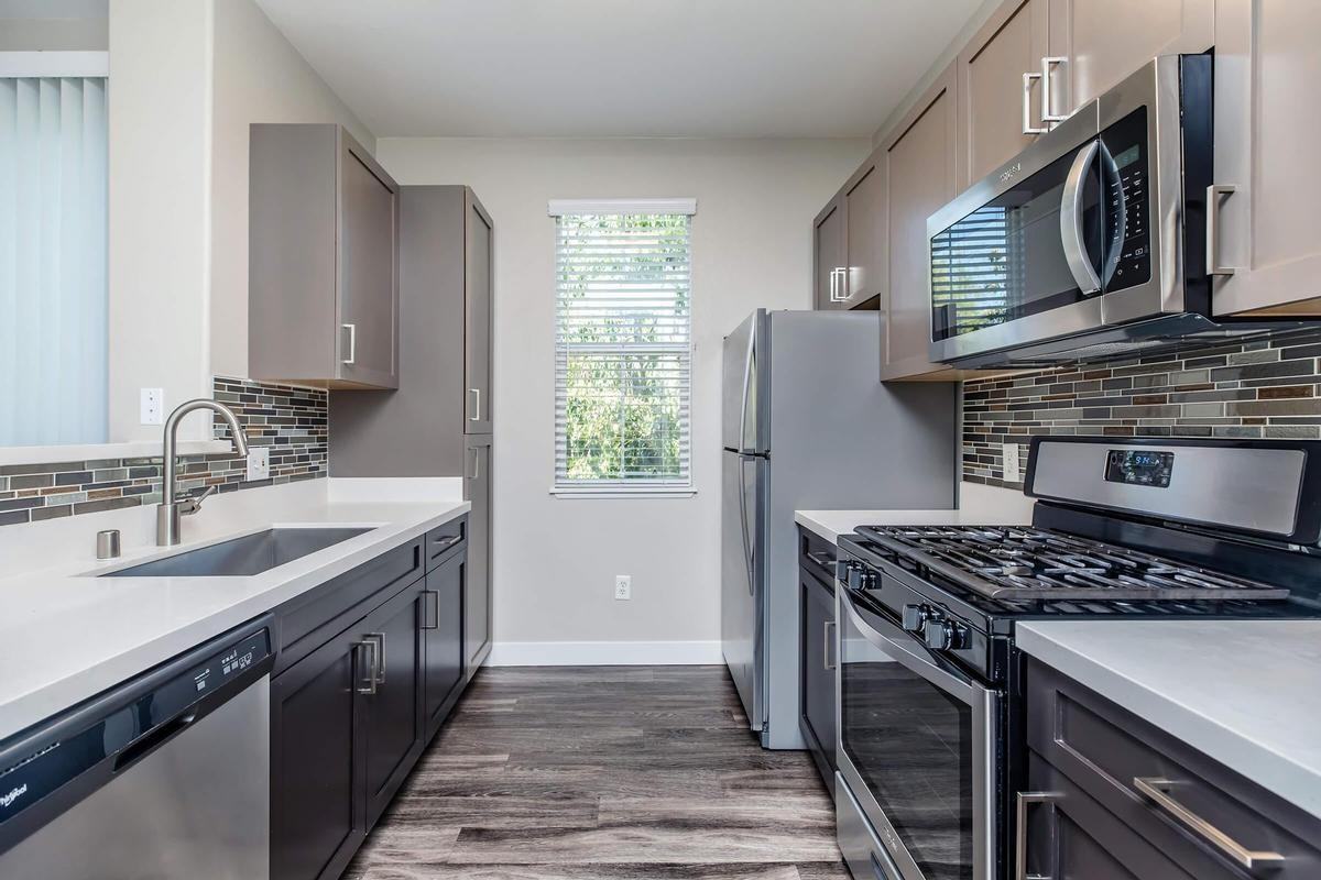 21041 Osterman Rd - Photo 4 of 8