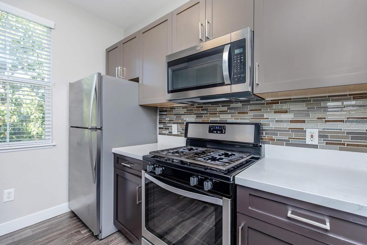 21041 Osterman Rd - Photo 3 of 8