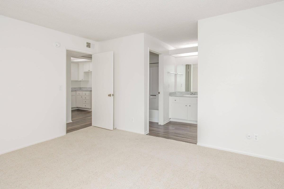 1265 N Chrisden St - Photo 7 of 28