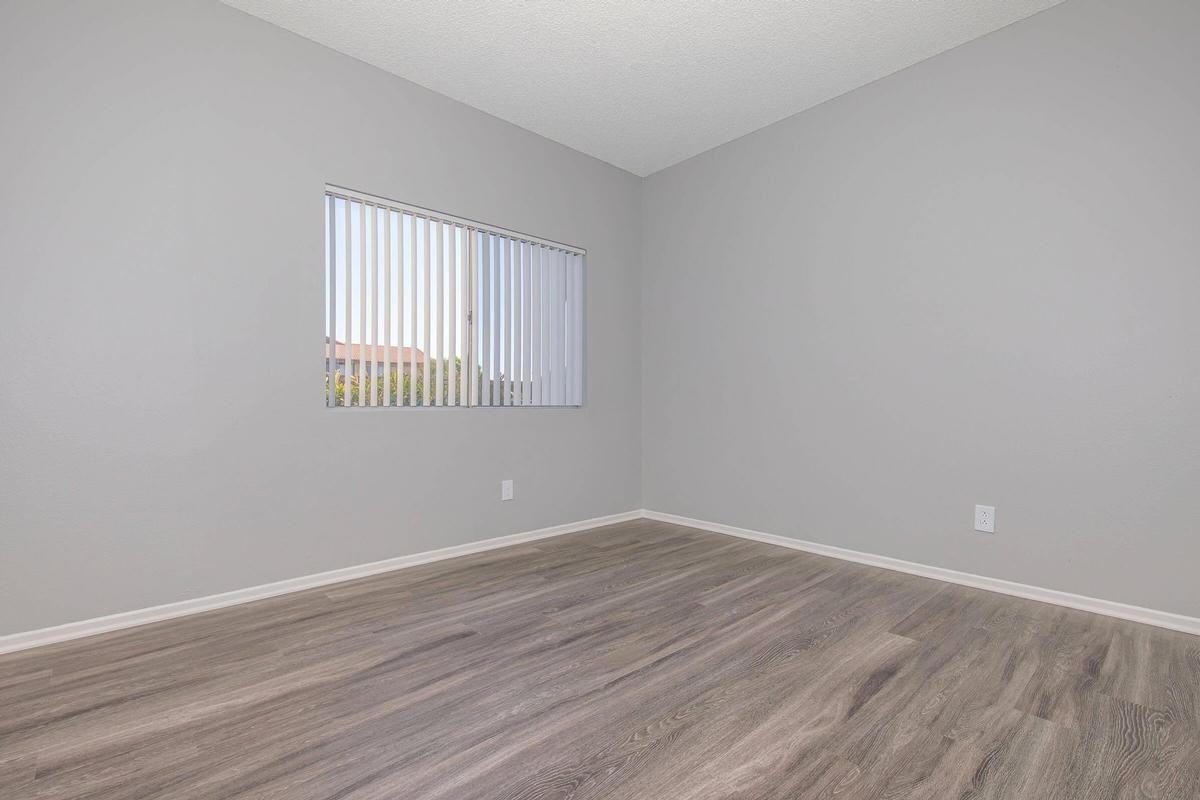 21042 E Arrow Hwy - Photo 7 of 38