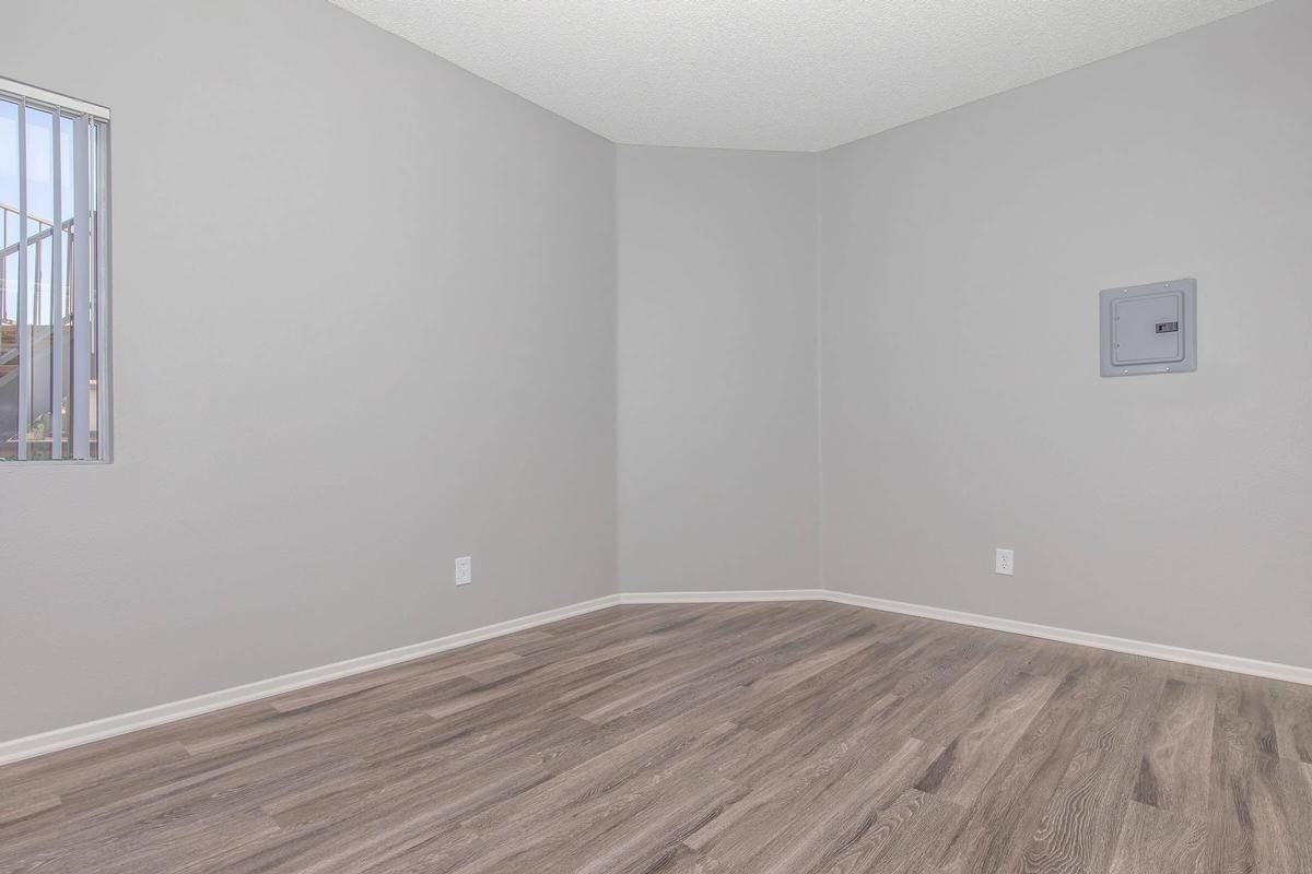 21042 E Arrow Hwy - Photo 7 of 18