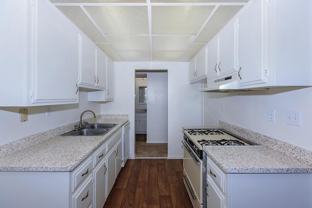 9802 Bloomfield Ave - Photo 1 of 1