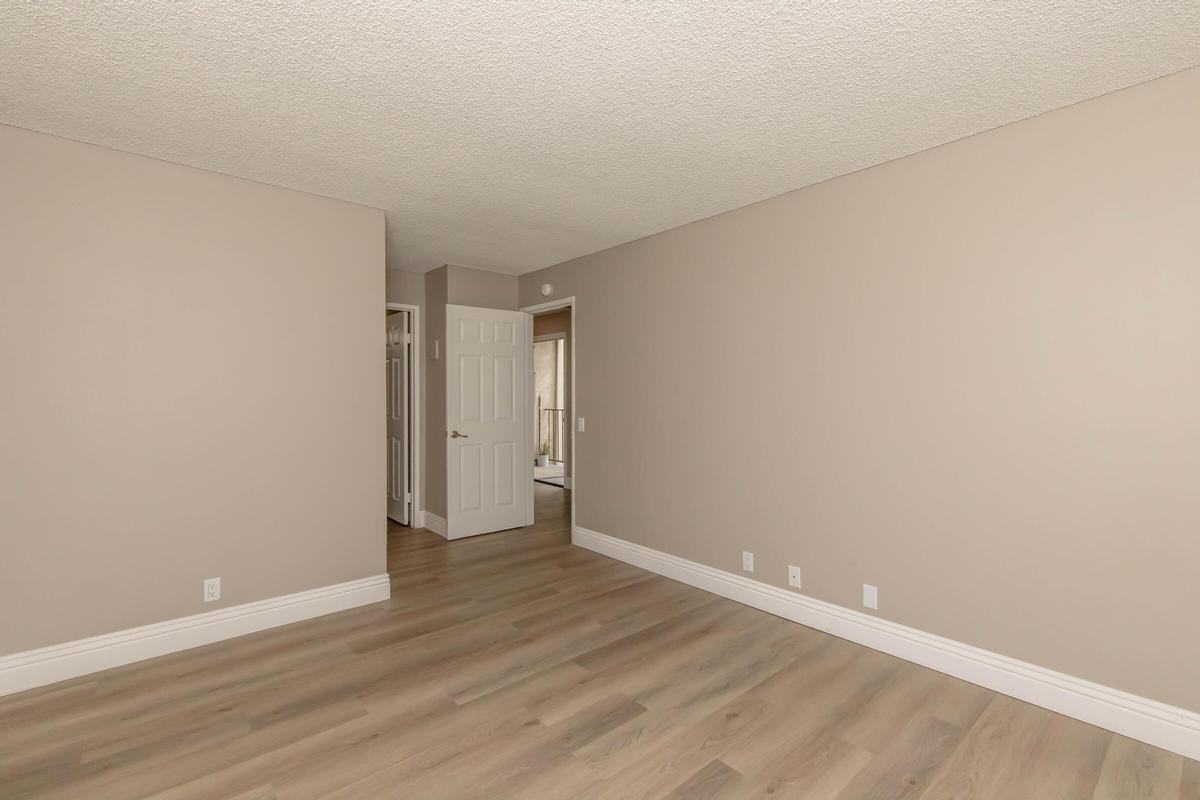1675 E G St - Photo 4 of 32