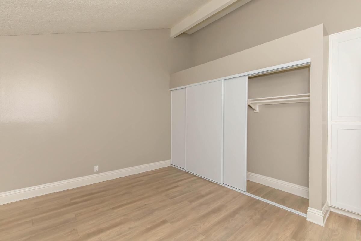 1675 E G St - Photo 6 of 32