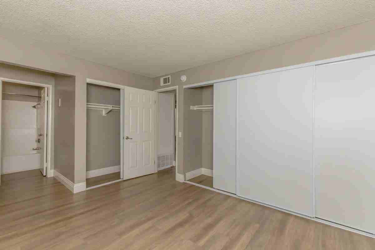 1675 E G St - Photo 5 of 32