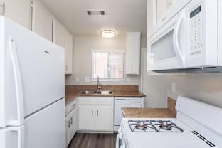 15252 Seneca Rd - Photo 1 of 1