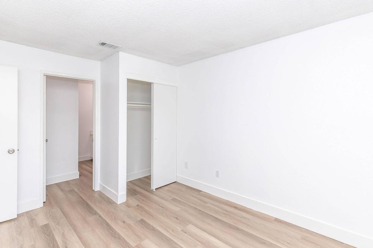 1203 E Central Ave - Photo 3 of 31