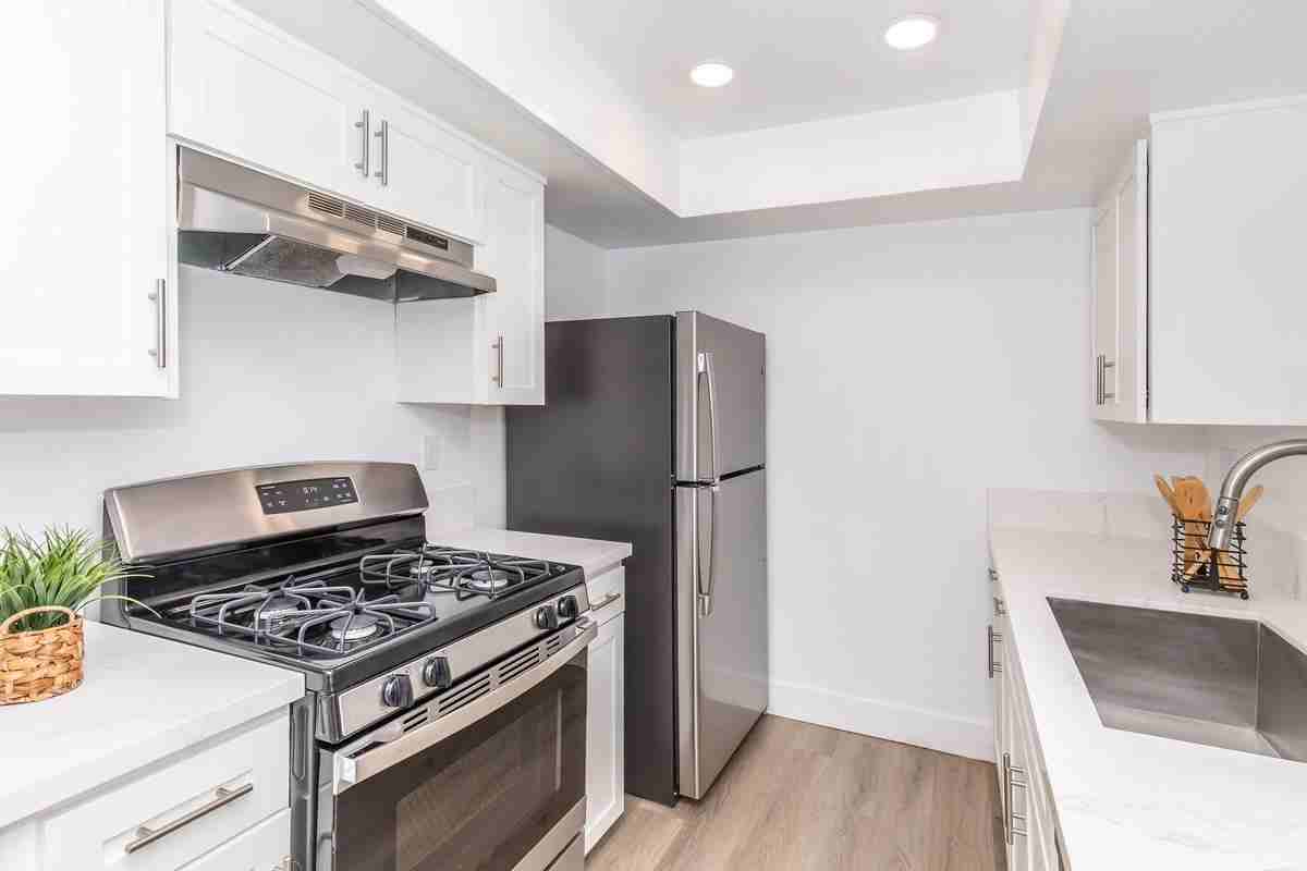 1203 E Central Ave - Photo 5 of 31