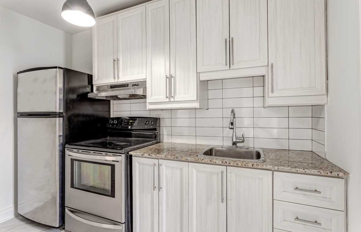 299 Pacific Ave - Photo 2 of 14