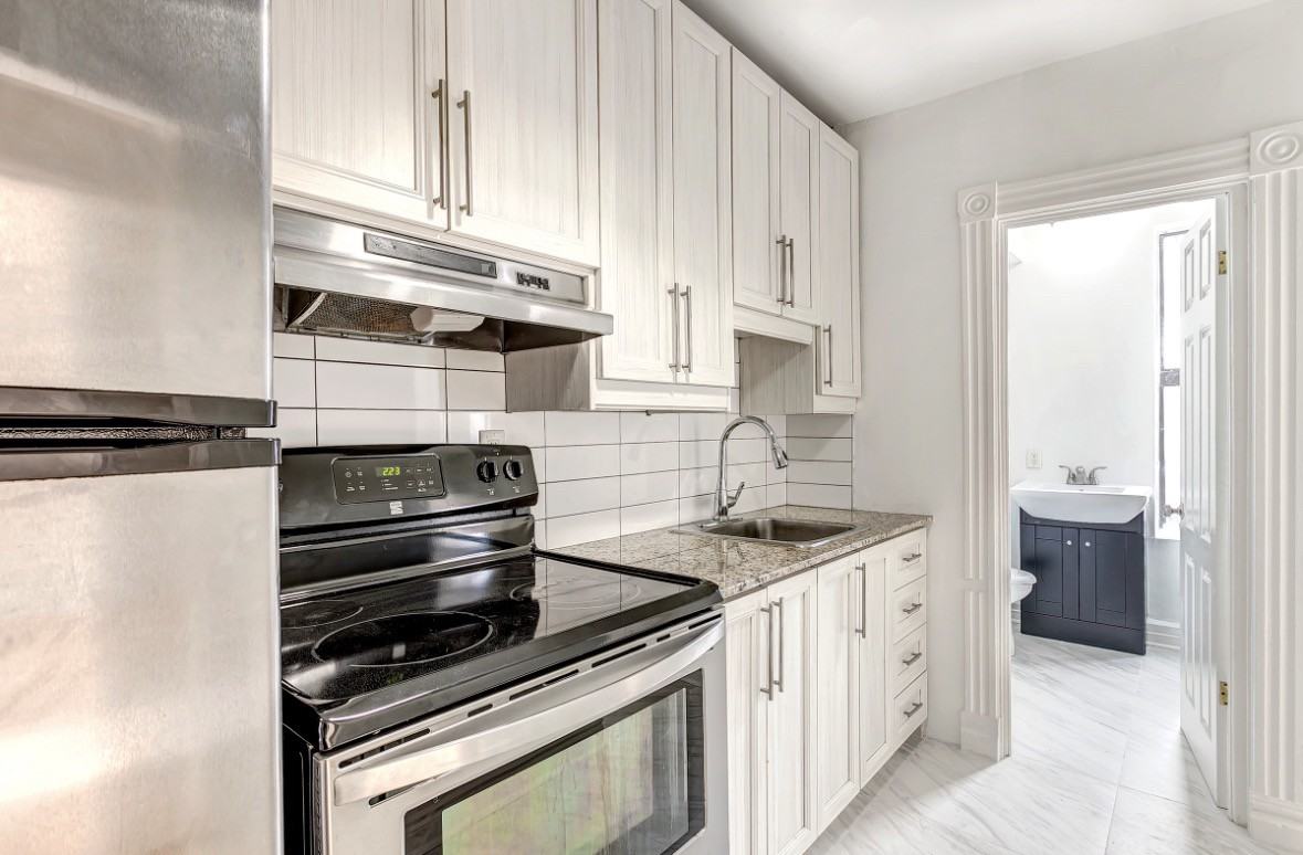 299 Pacific Ave - Photo 4 of 14