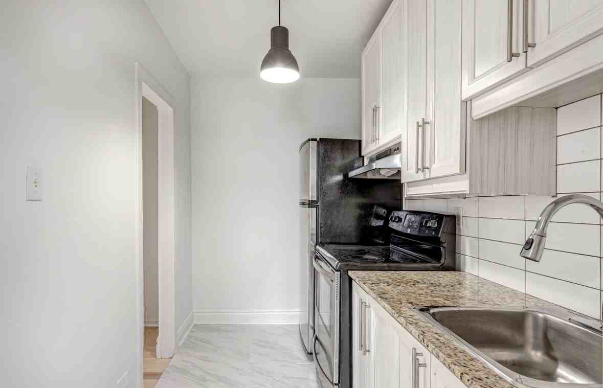 299 Pacific Ave - Photo 5 of 14