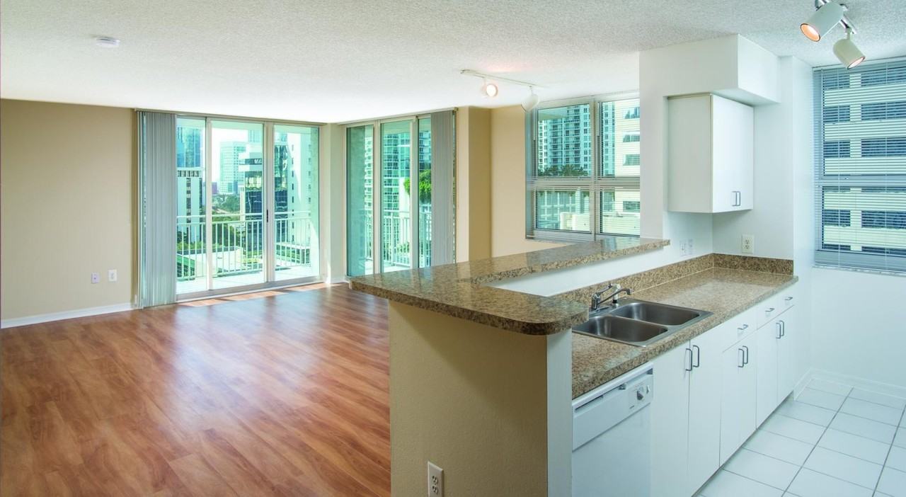 1111 Brickell Bay Drive #1511 - Photo 7 of 12