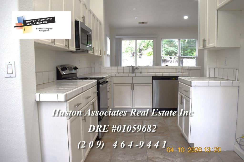 3915 Bridlewood Cir - Photo 7 of 20