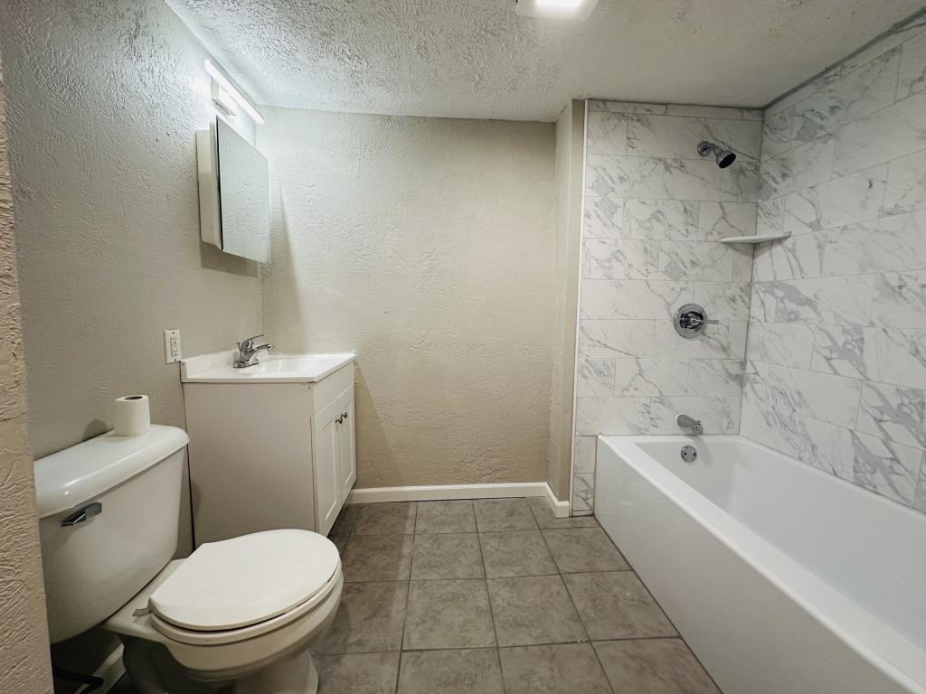 305 1st St - Photo 3 of 8