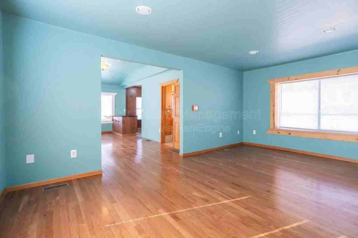 421 N Emporia Ave #421A - Photo 6 of 10