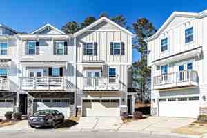 featured image of 1008 Diamond Dove Ln