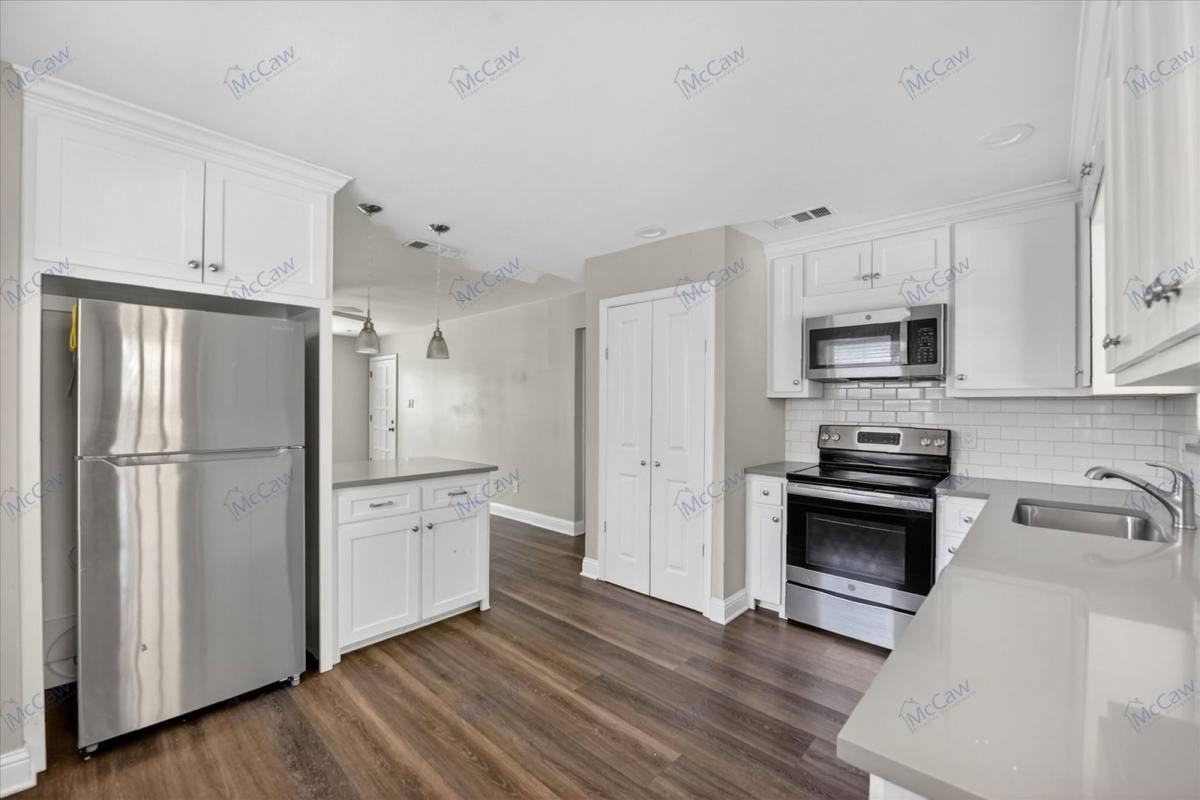 206 N Graves St - Photo 7 of 10