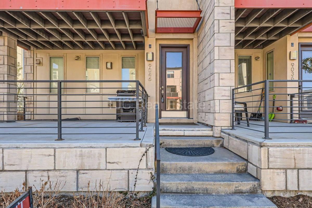 9046 E 50th Dr - Photo 2 of 10