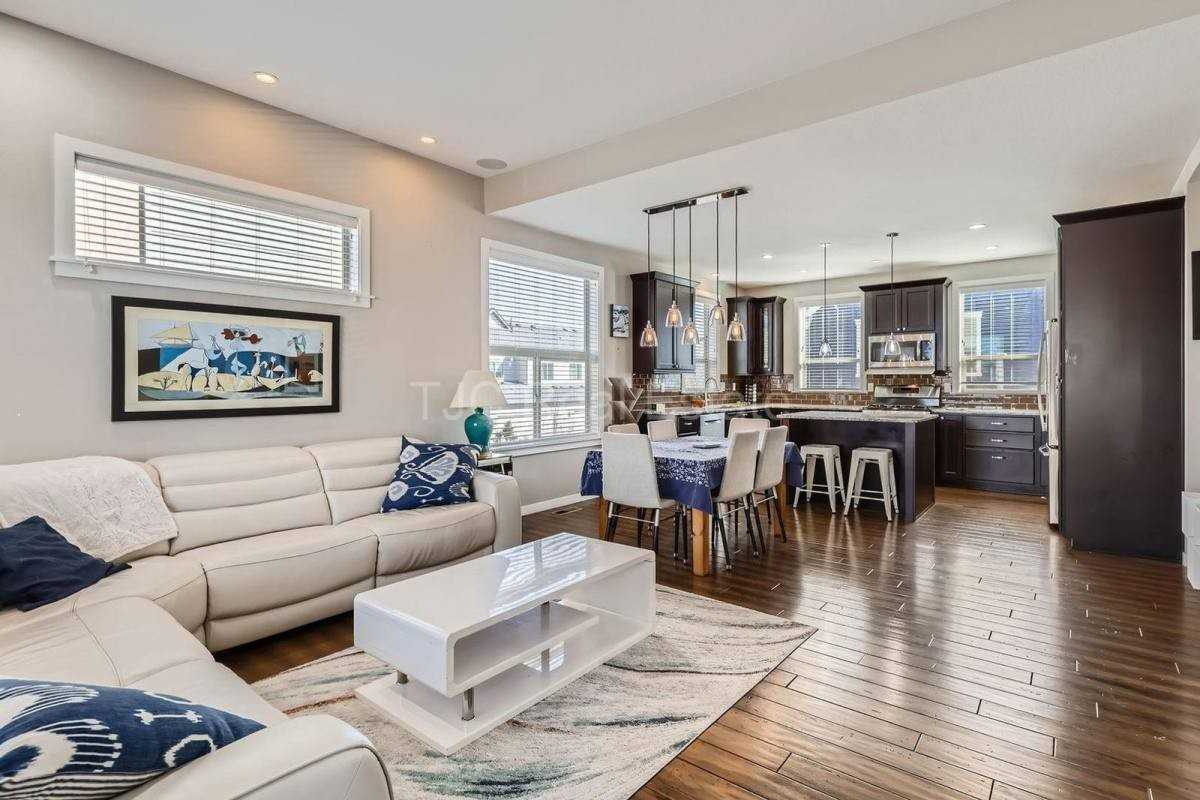 9046 E 50th Dr - Photo 4 of 10