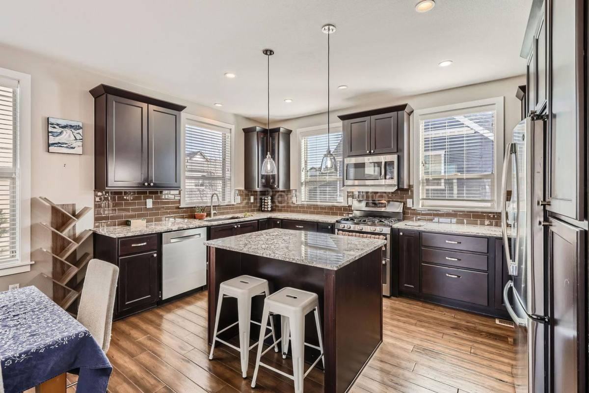 9046 E 50th Dr - Photo 5 of 10